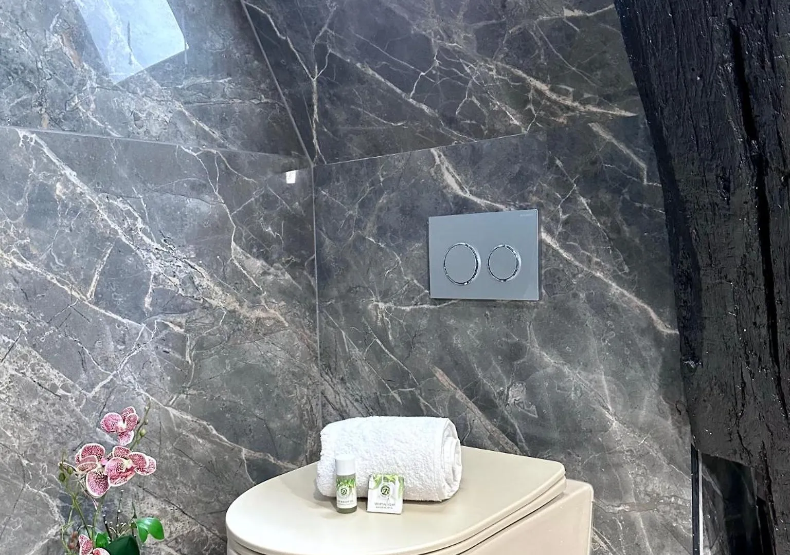 Le Marais' Finest Luxurious